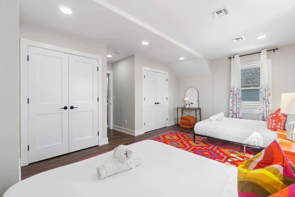 703b83d9-264e-43c3-af1b-183a5244c6a8