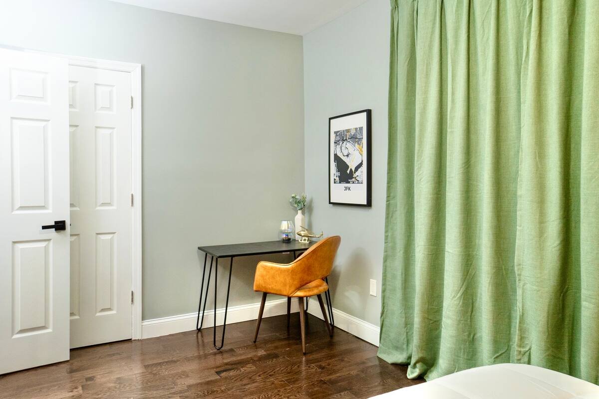 e261c0a7-8f20-487c-9425-0821bda6ee1e